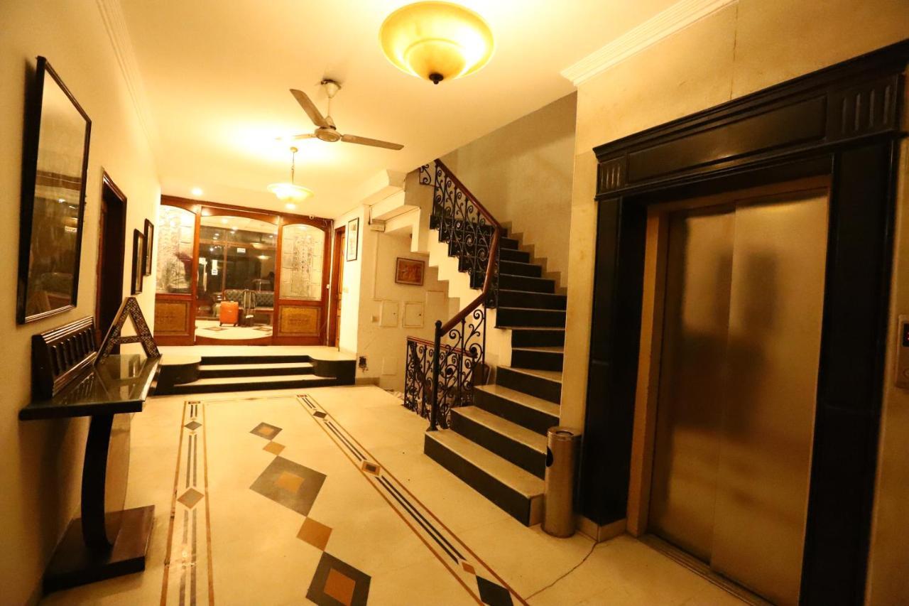 Hotel Ambica Palace Aiims New Delhi - Couple Friendly Local Id Accepted Exterior foto